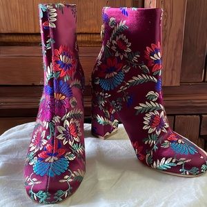 EUC JOIE WINE BROCADE ANKLE BOOTS 36.5